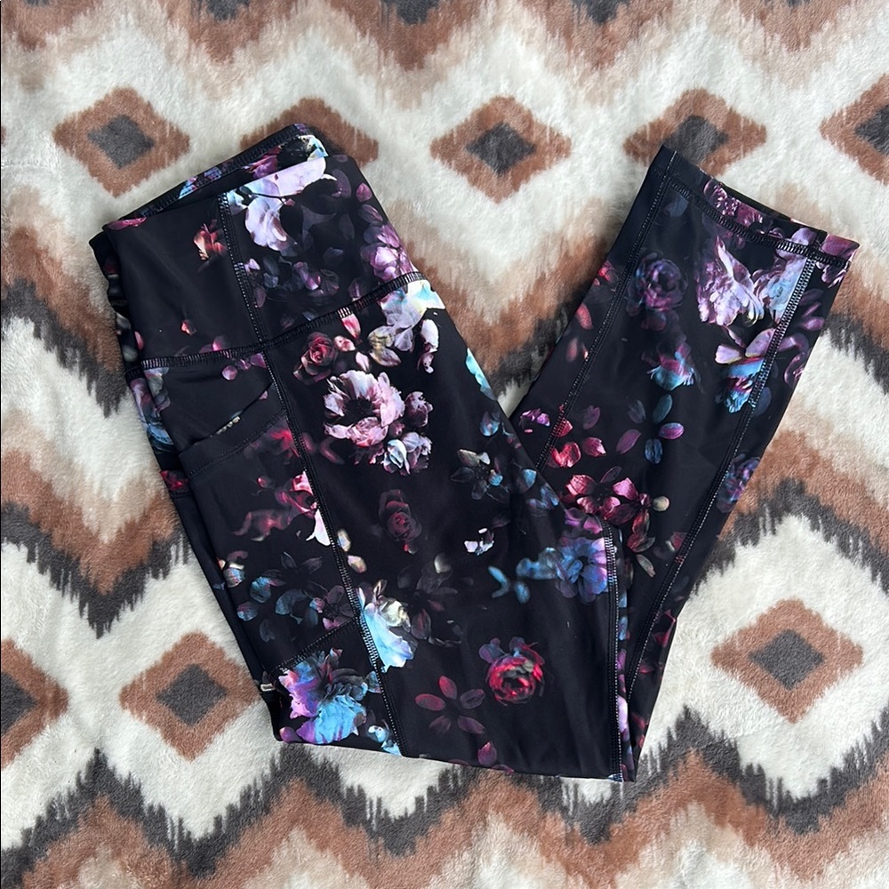 Black Artistic Floral Leggings for Athleisure